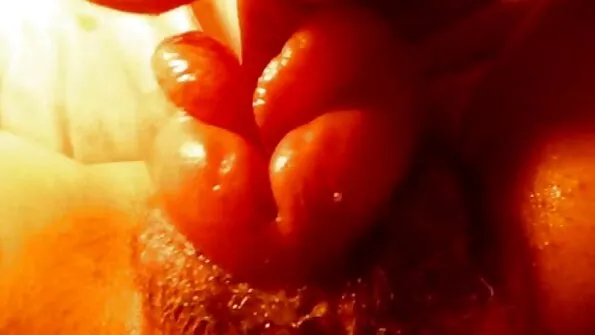 Valgejuukseline isane keppib porno seks bg oma tüdruksõpra kiisus ja pärakus.