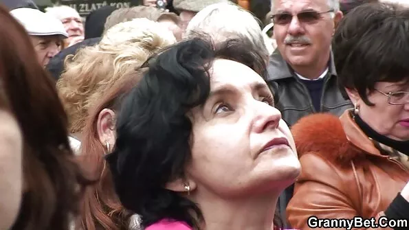 Kaks vapustavat blondiini, mehel oli free porno seks armas tagumik.