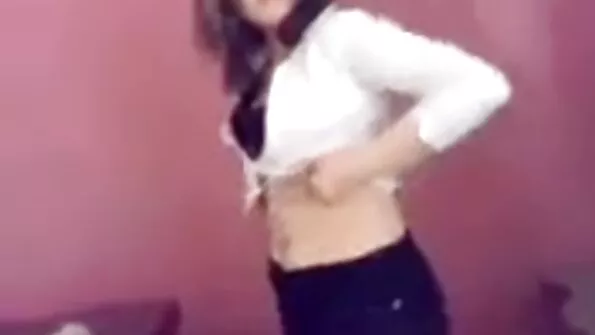 Terve kiilas hobune video seks gratis keppib peenikest tüdrukut pärakusse.