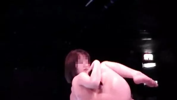 Karm isane video seks gratis istutas kimalase õõnsasse peenisesse.