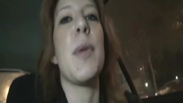 Ülespumbatud ülemusega sai tüdruk kontoris laua peal seks porno grek keppi.