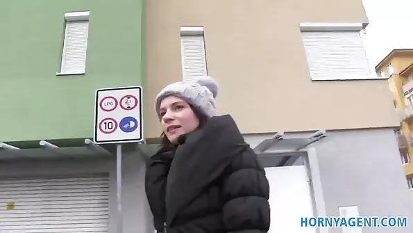 Chpokaet pingil lopsakas mullikas suurte lüpsidega. xxx video seks porno