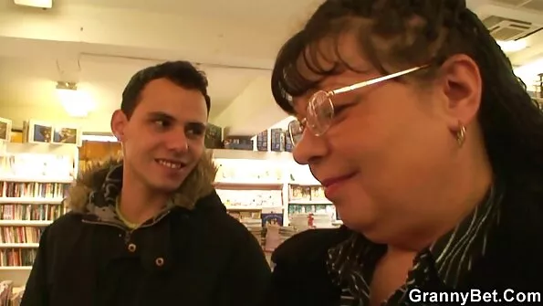 Seksikas blond seks jordi mees saab kaks meest persse persse.