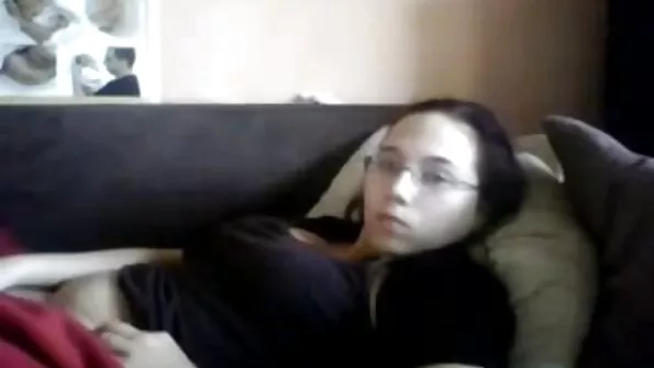 Paksu mädarõikaga free lesbian seks mees torkas õpilase tagumikku kuni munanditeni.