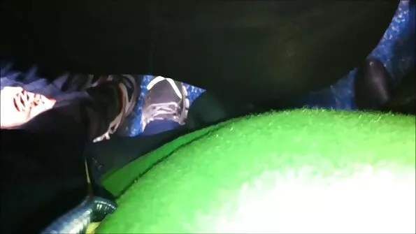 Hotellitoas seks hidden cam andis tüüp jaapanlannale suutäie.