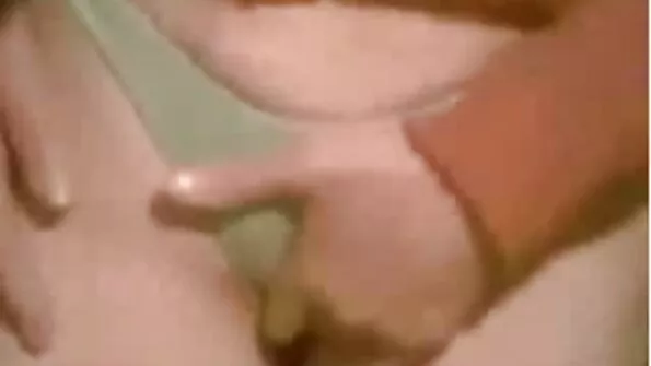 Vapustav porno seks jivotni emane istub Hiina kukel.