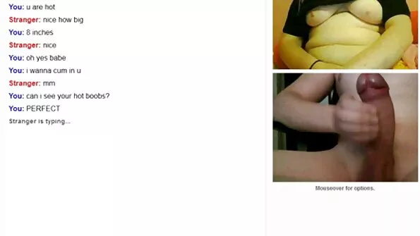 Ihaldusväärsed tüdrukud seksisid porno rama sex diivanil.