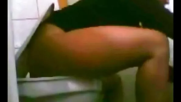 Slutty kogenud naine jõnksutas oma sõbra super video seks pärakust.