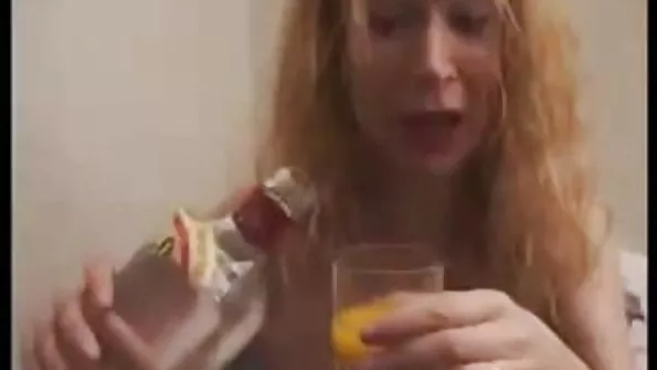 Ta võttis kleidi seljast, äratas teda ja andis mehele kiisu porno xxl seks sisse.