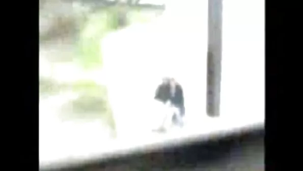 Kägu filmib, kuidas seksnaine seks erani saab palavikulise orgasmi.