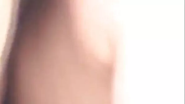 Superhäbematud tibid treenivad hea riistaga tagumikke. live seks kamera