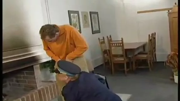Hella brünett sai tänaval kiisus paksu riista. seks brutal