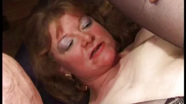 Intervjuu naine petab oma meest seks porno babi tohutu musta riistaga.