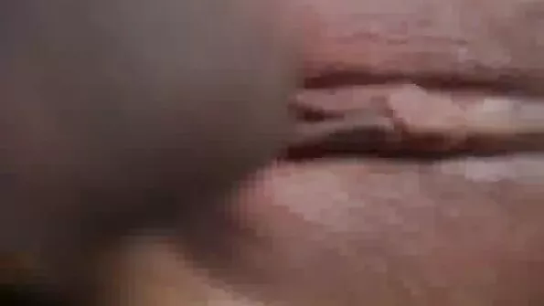 Noor falas porno täkk töötab perenaise auku.