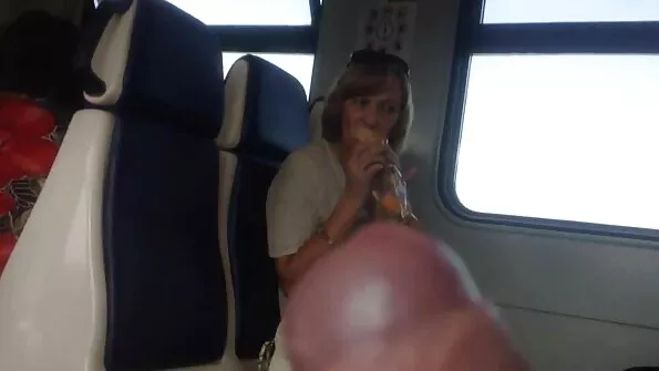Kutt sättis end karvase auguga sõbra liikmele. live cams seks