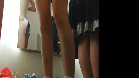Pärast tormist seks porno grek jama voolas aukudest sperma välja nagu laava vulkaanist.