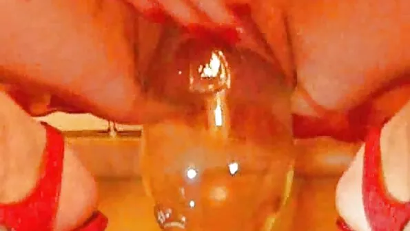 Pärast fre seks video kohtingut kingib tüdruk uue peika tagumikku.