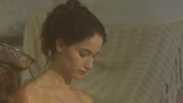 Valgejuukseline tibi gay sex porno hd annab sellele tüübile suure tagumikku.