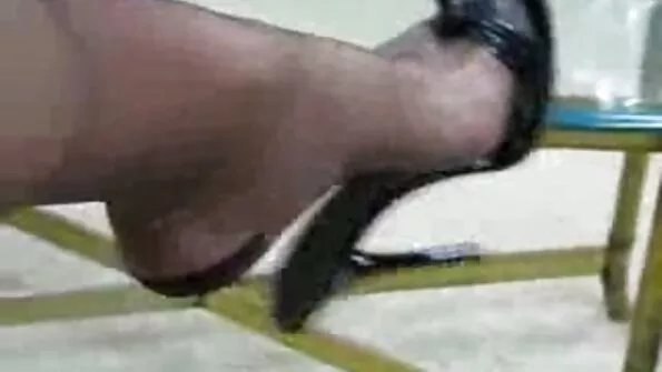Noor naine lubas oma armastatud väljavalitul persse siseneda. seks video gratis