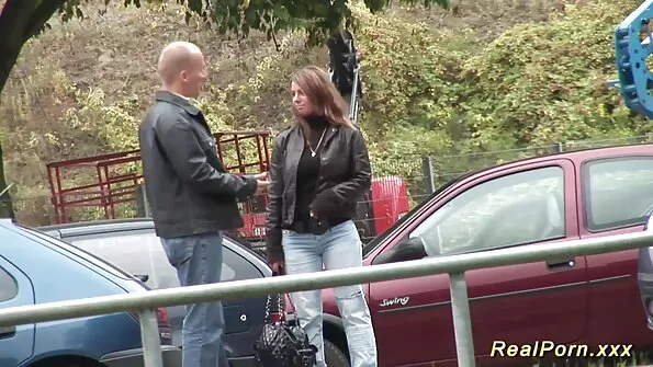 Tema elukaaslane paneb sõrme free lesbian seks tagumikku.