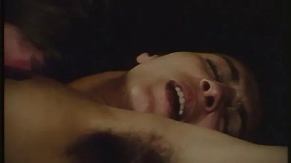 Kutt persses ja tõmbas suure suuga naise näkku. porno seks jivotni