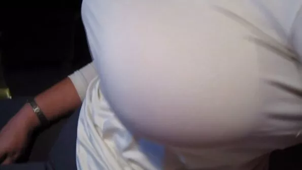 Üks näljane hoor gratis porno sex keppib põrandal ja voodis.