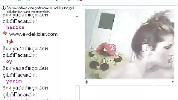 Väga seksikas blondiin näitab ennast pidhi porn ja persse.