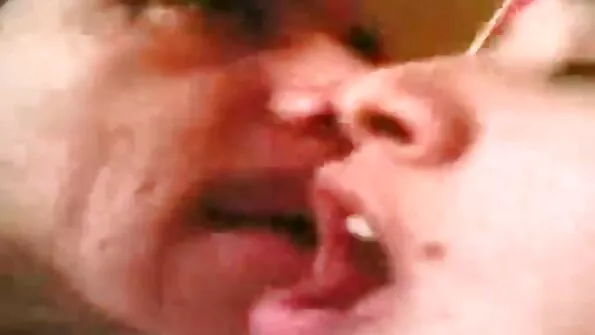 Tugevalt elevil kutt dogi seks fucks a titty naughty.