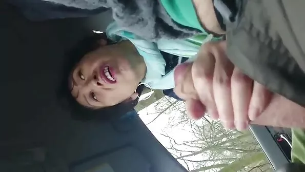 Suure riistaga dogi seks kutt tõmbab rinnakat tüdruksõpra.