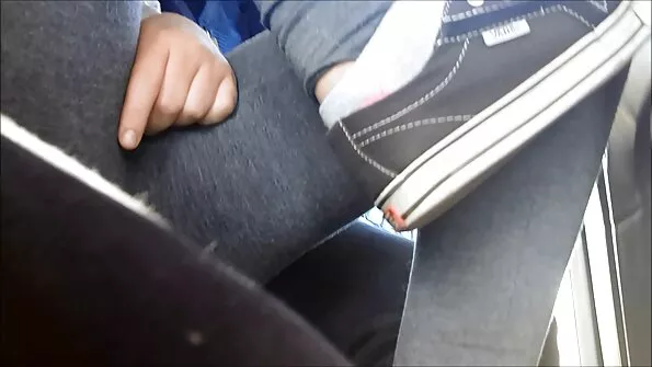 Sportliku kehaehitusega isane tungis kõhna pärakusse porno seks live