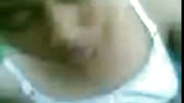 Elutoa diivanil seks oropa suure rinnaga alasti oigamine.