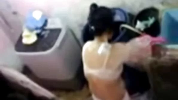 Pärast aktiivset masturbeerimist danlodseks lõpetas kutt näost rinnaga.